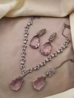 Zircon necklace set with teeka