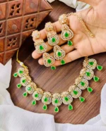 Zircon necklace set with teeka - Image 5