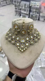 Indian Kundan Uncut Necklace Set - Image 2