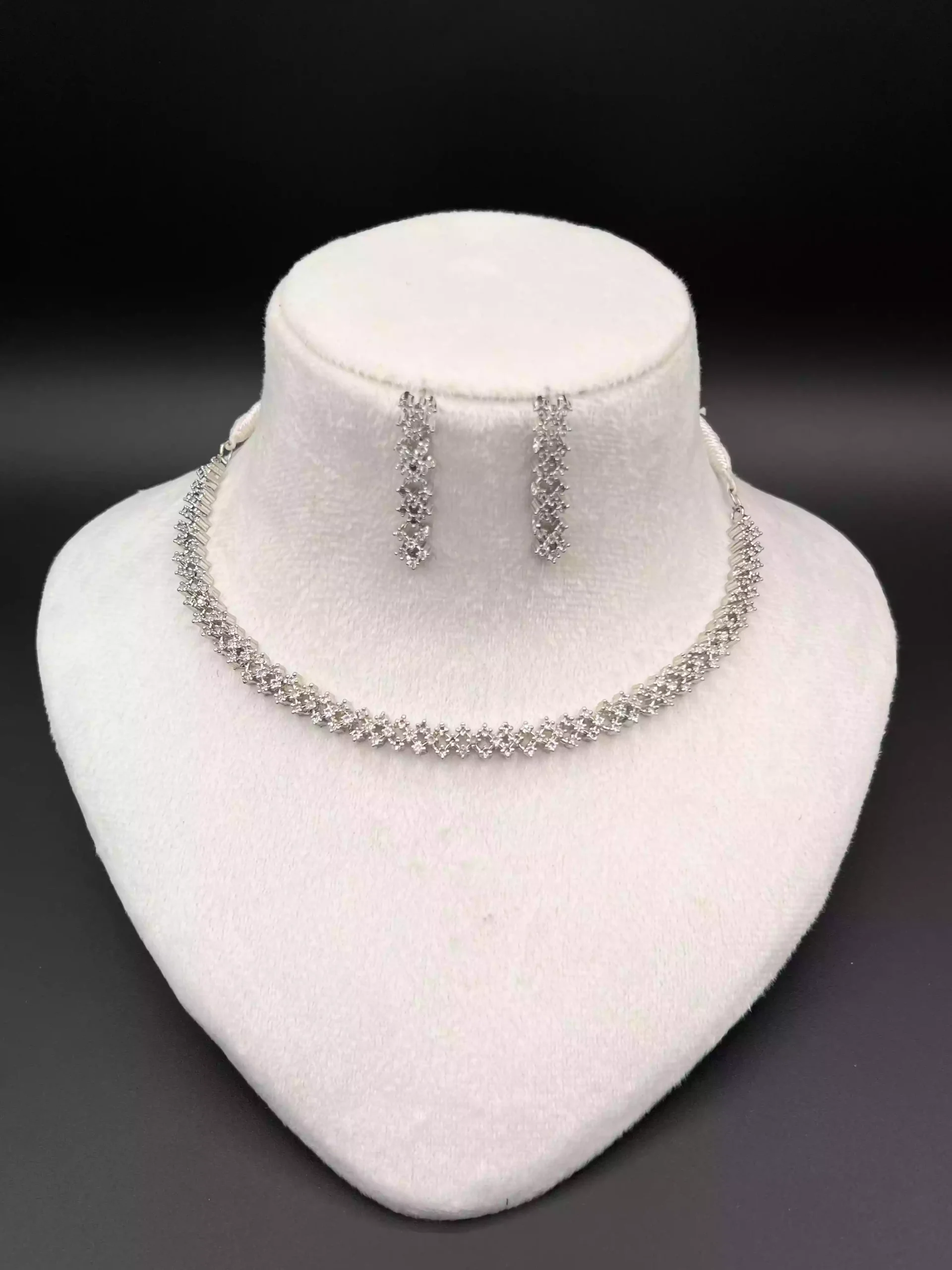 WhatsApp-Image-2025-08-11-at-04.56.29_21b09715-scaled-1.webp Delicate necklace set - Image 1