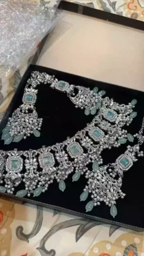 zircon necklace set with teeka