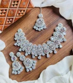 Zircon necklace set with teeka
