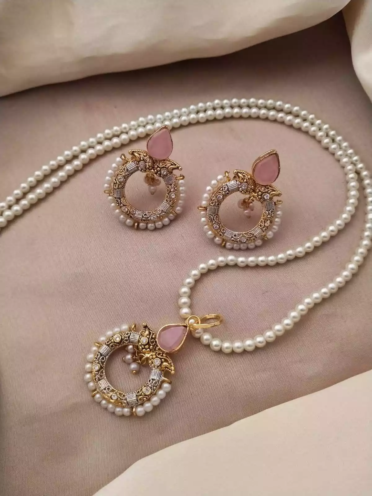 WhatsApp-Image-2026-02-03-at-3.38.09-AM.webp Egytian pendant set with maala - Image 1