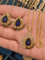Elegant zircon pendant set