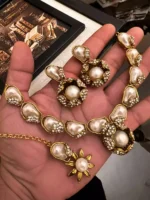Mother pearl necklace set