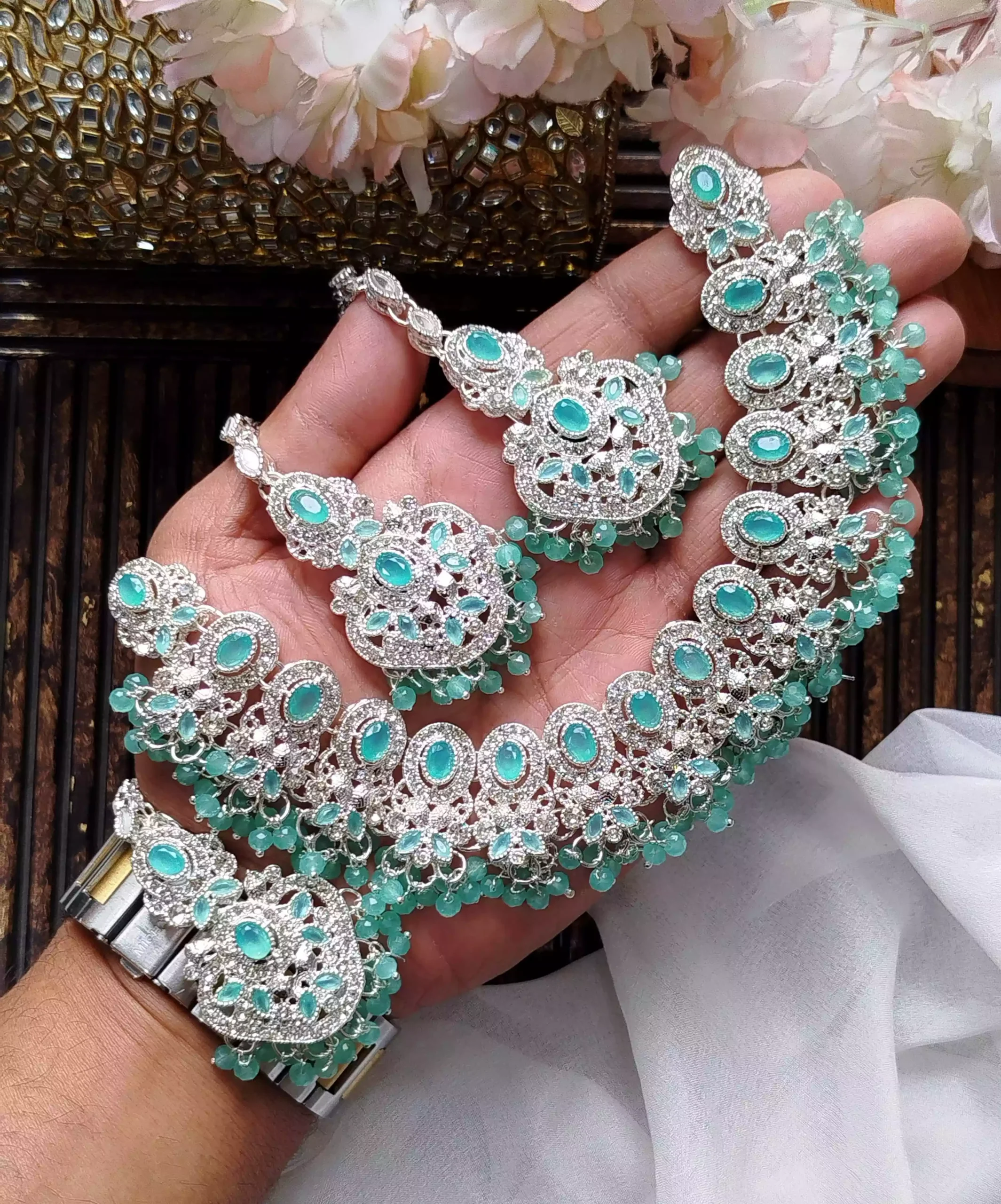 ZIRCON NECKLACE SET WITH TEEKA (1) Zircon necklace set - Image 1