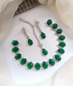 Big stone necklace set with teeka - Image 9