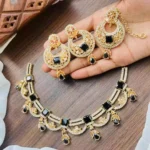 Zircon necklace set with teeka - Image 2