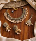 Kundan necklace set with teeka - Image 2