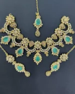 Zircon necklace set with teeka