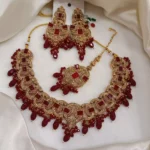 Zircon necklace set with teeka