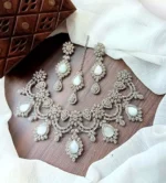 Zircon necklace with teeka - Image 4