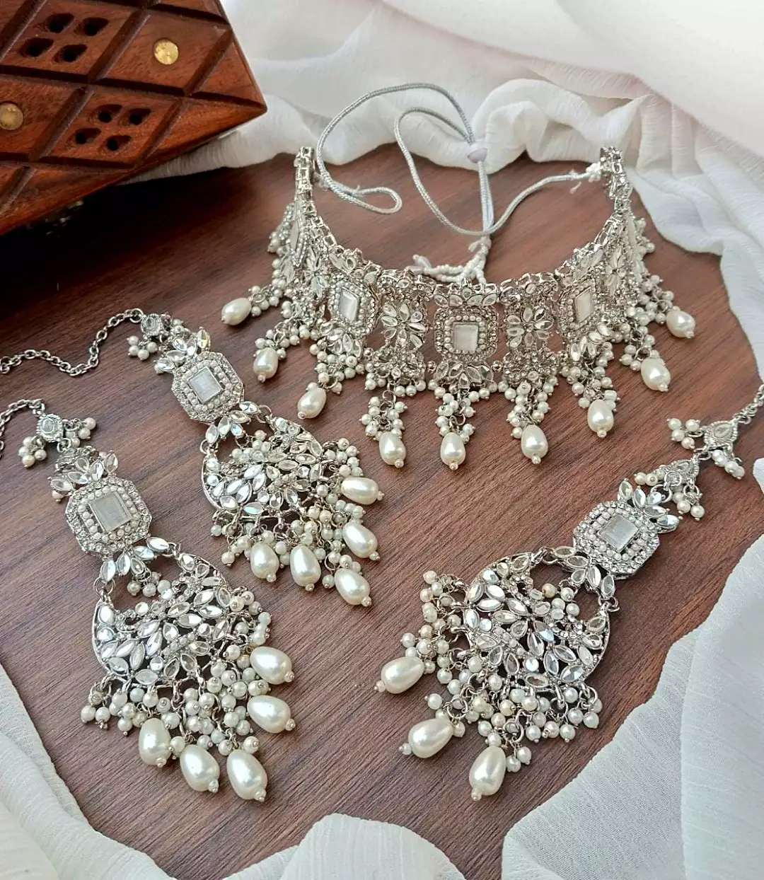 white-s-12.webp Kundan bridal sets - Image 1
